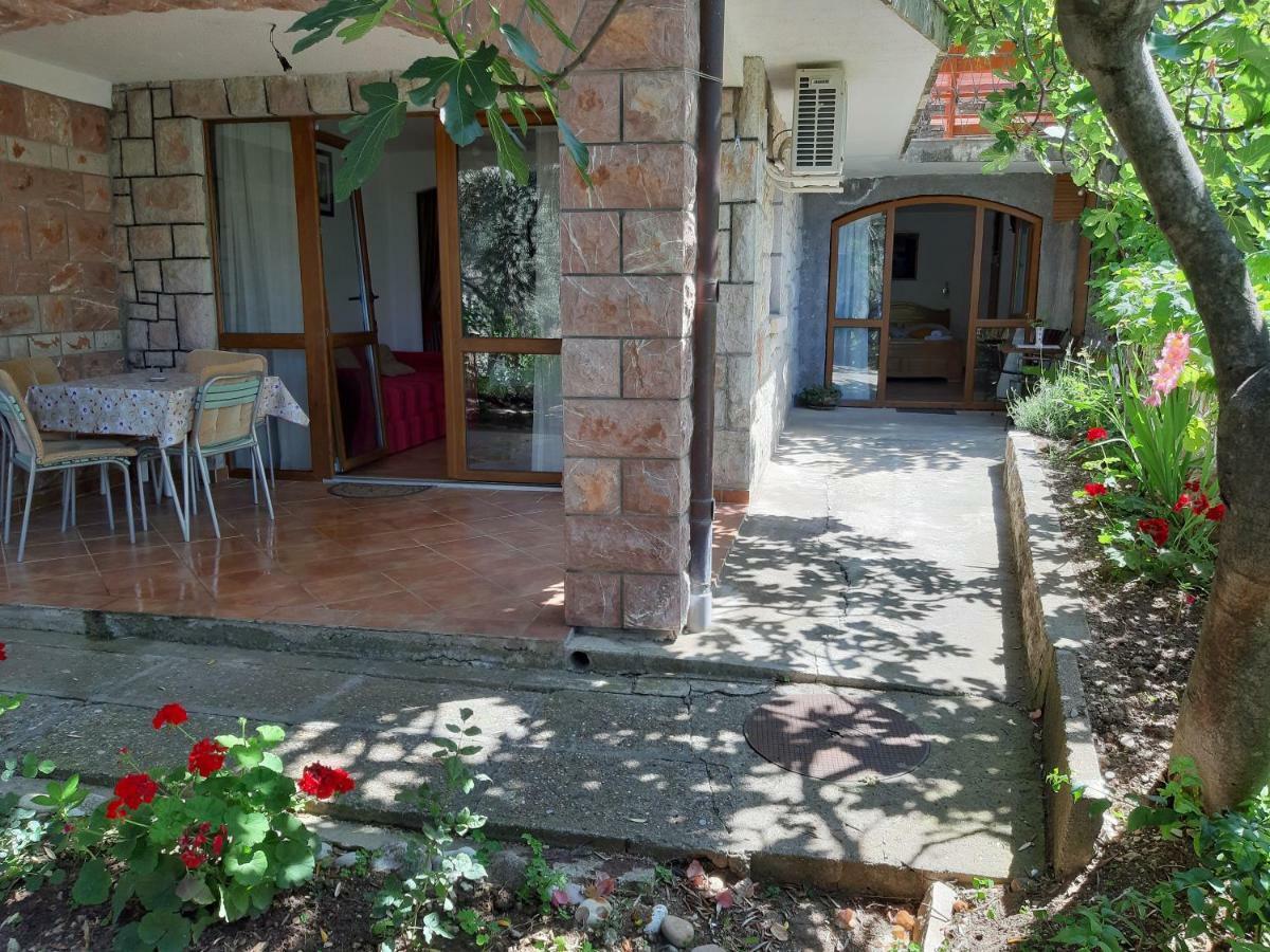 Zoro Apartments Sveti Stefan Exterior photo