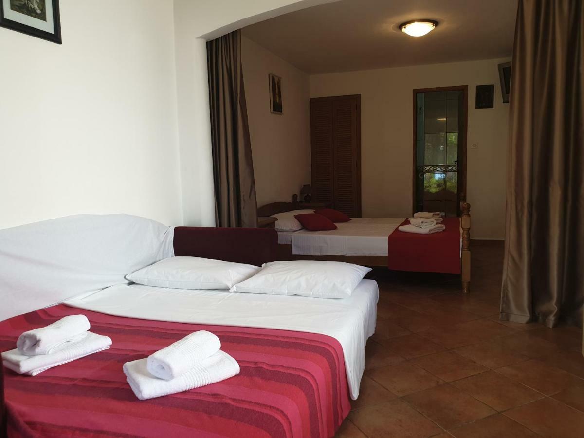 Zoro Apartments Sveti Stefan Exterior photo