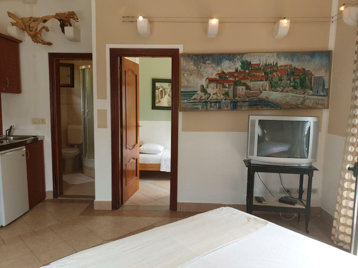 Zoro Apartments Sveti Stefan Exterior photo